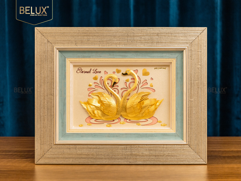 Tranh Đôi Thiên Nga dát vàng 24k 34x27cm